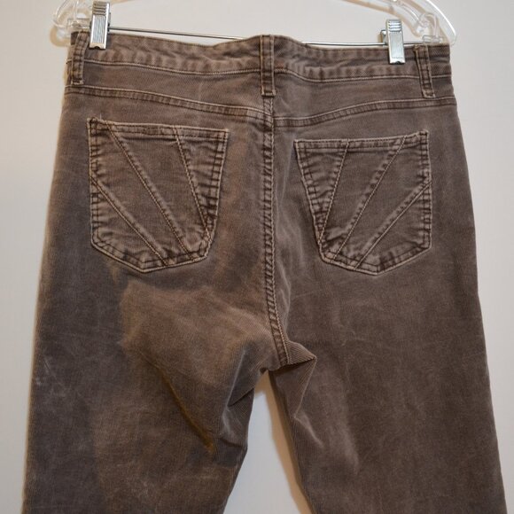 BANDOLINOBLU PETITE Jordan Cotton-Spandex Brown Micro-Corduroy Cropped Shorts 10 - Picture 5 of 10